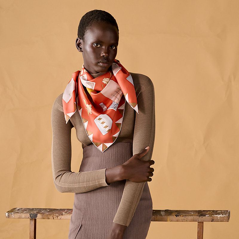 【ユニークな柄★】HERMES カレ90 L’Heure des Gants スカーフ L'Heure des Gants scarf 90 | Hermès USA